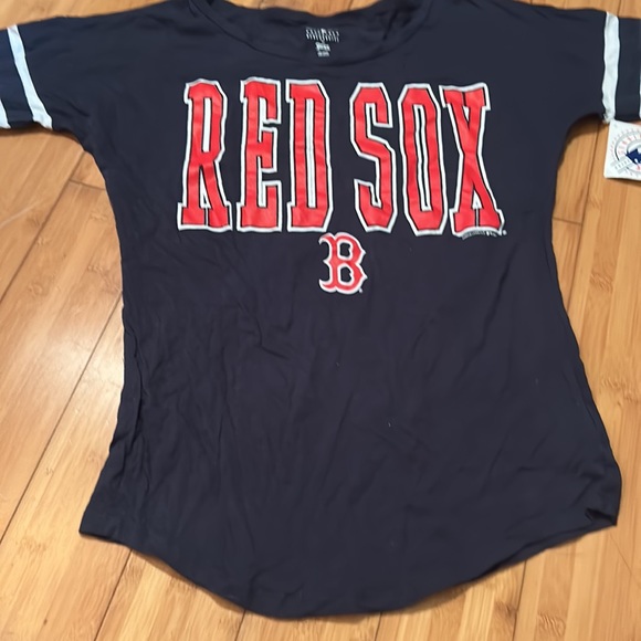 Women’s scoop bottom quarter sleeve size medium. New with tags - Picture 5 of 7